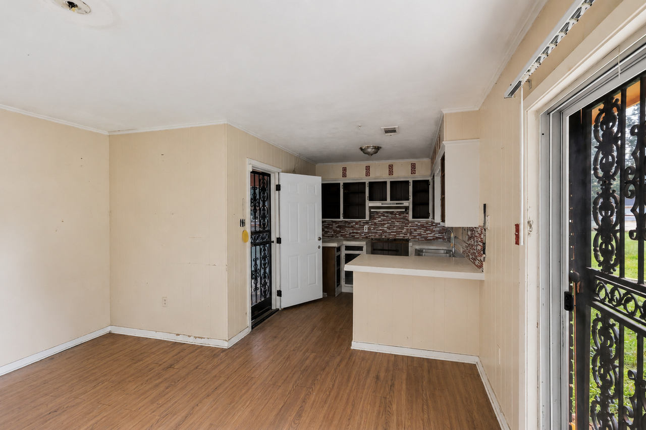 6513 Abraham Lincoln Dr #1 - Photo 4 of 12