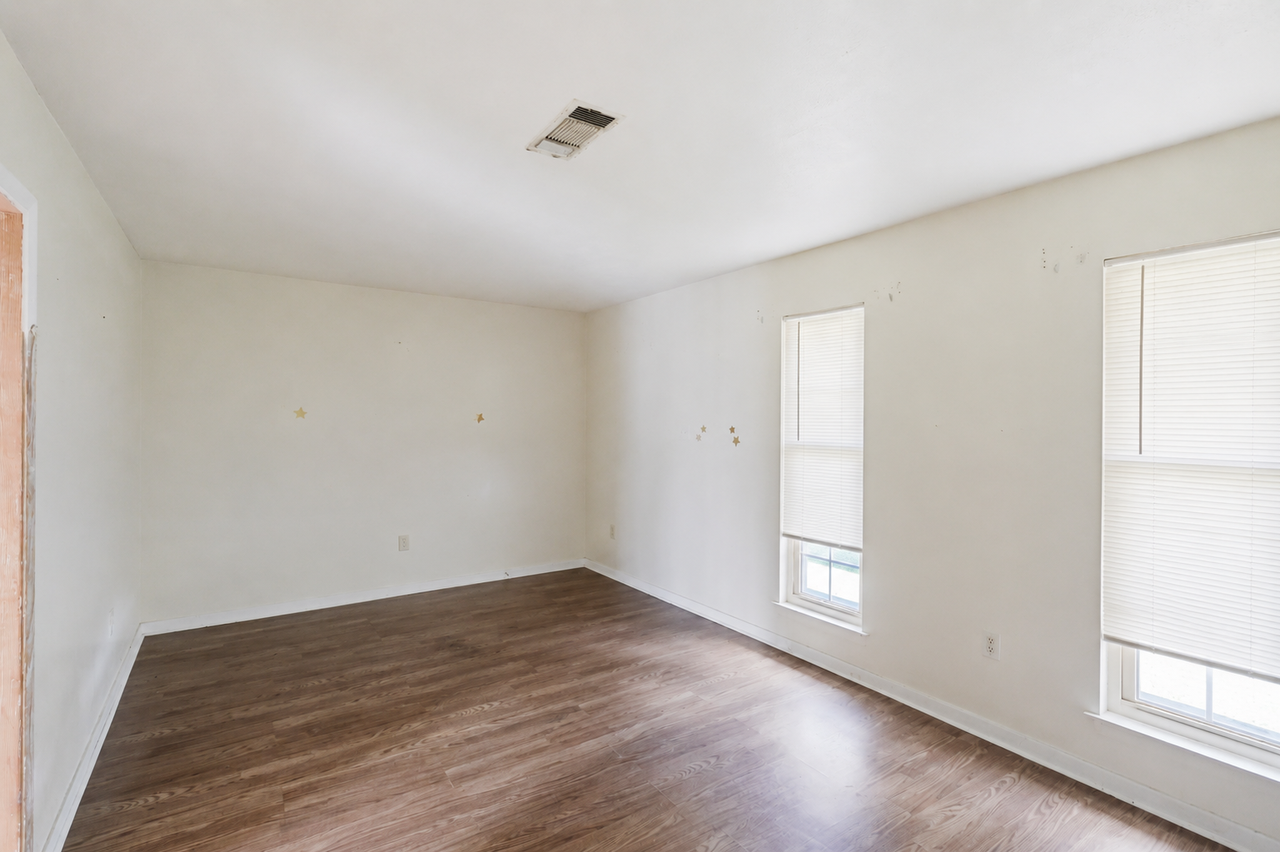 6513 Abraham Lincoln Dr #1 - Photo 5 of 12