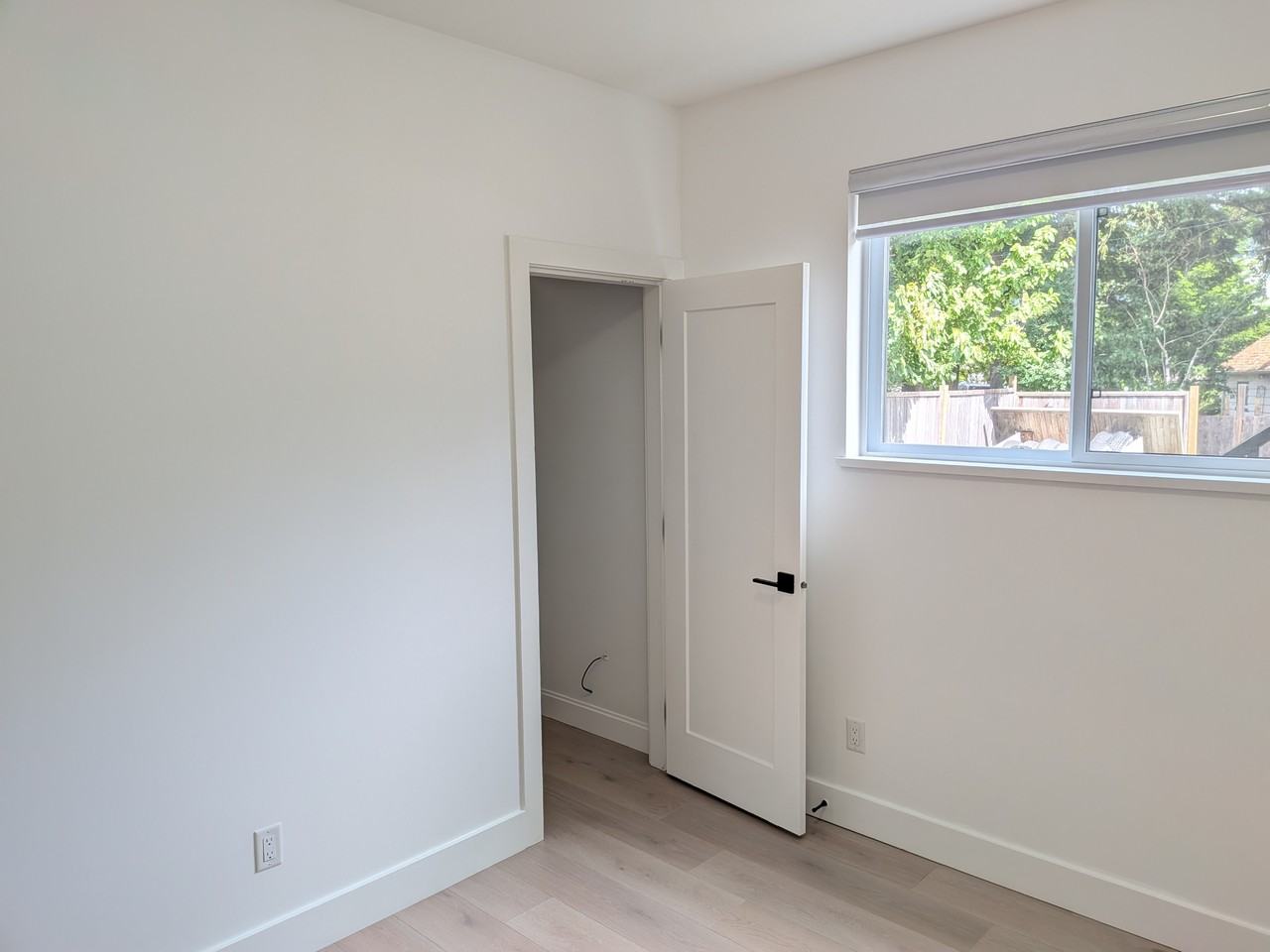419 5th Ave #1 - Photo 3 of 5