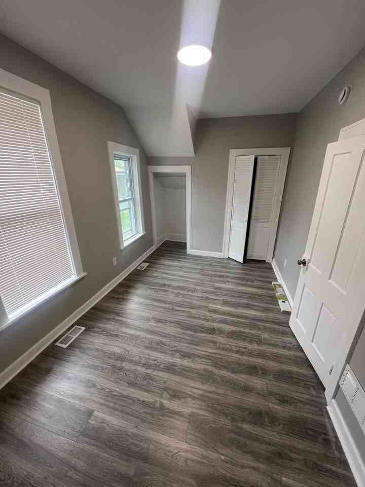 1411 Western Ave #1 - Photo 5 of 10