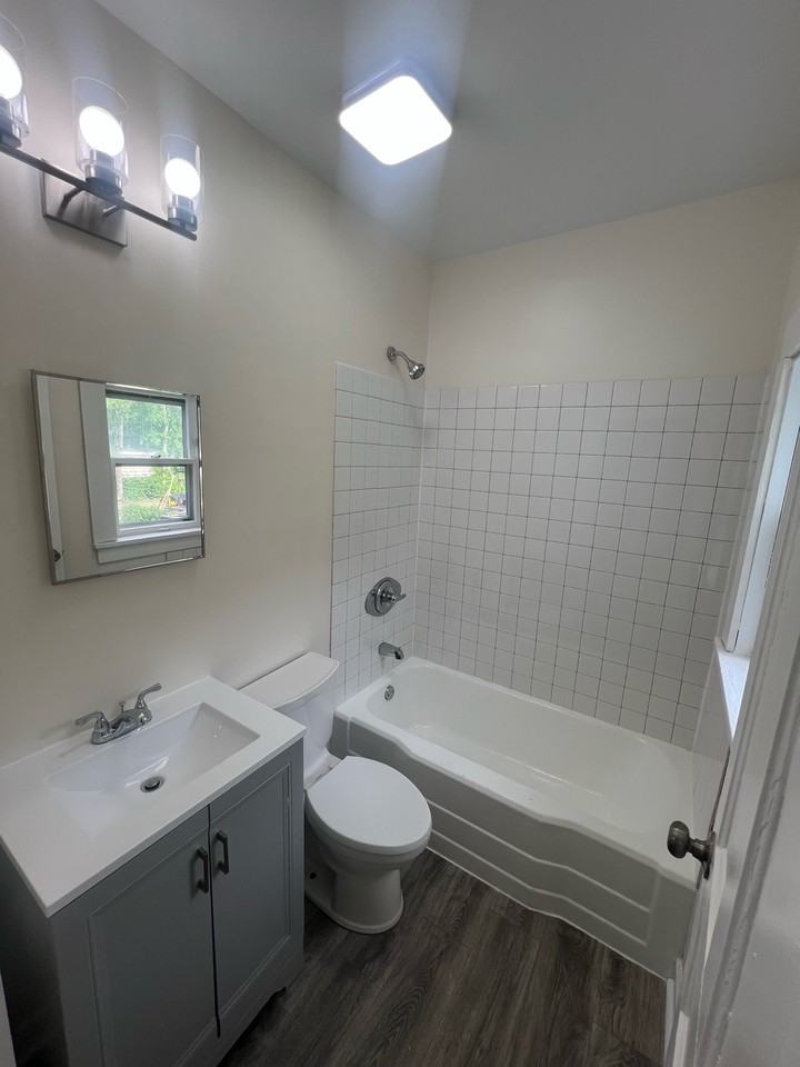 1411 Western Ave #1 - Photo 6 of 10
