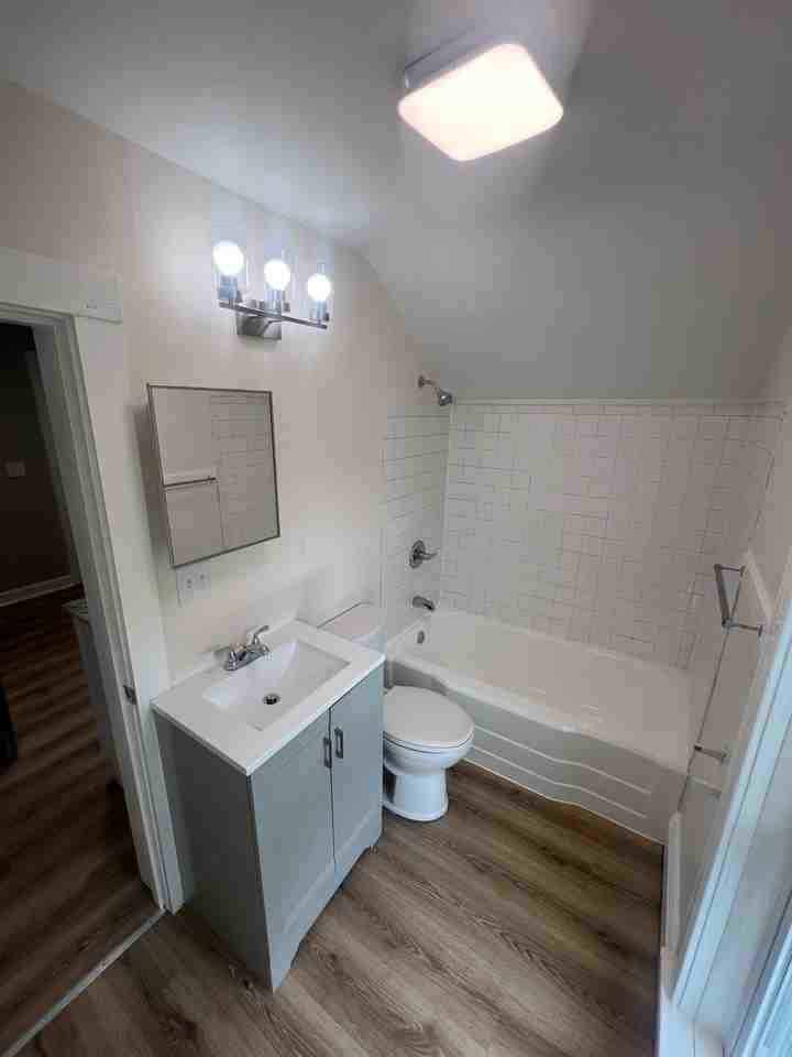 1411 Western Ave #1 - Photo 7 of 10