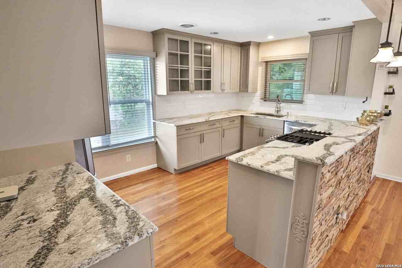 3814 Gayle Ave - Photo 6 of 27