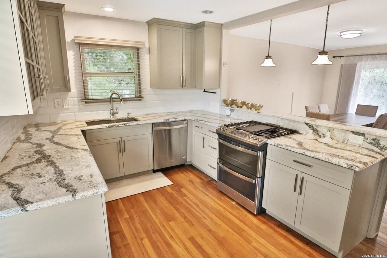 3814 Gayle Ave - Photo 7 of 27