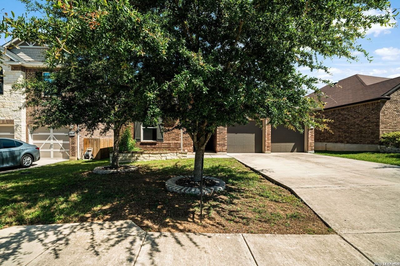 4610 Sebastian Oak - Photo 4 of 44