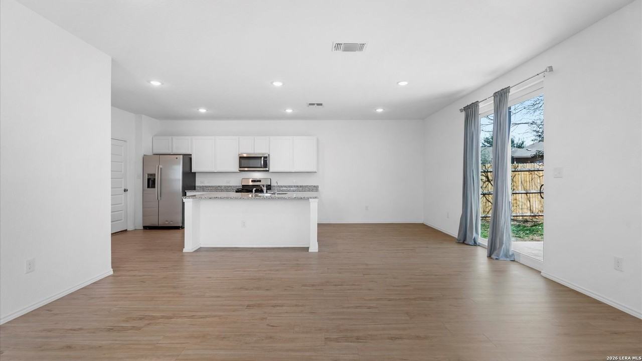5518 Fossil Way - Photo 3 of 31