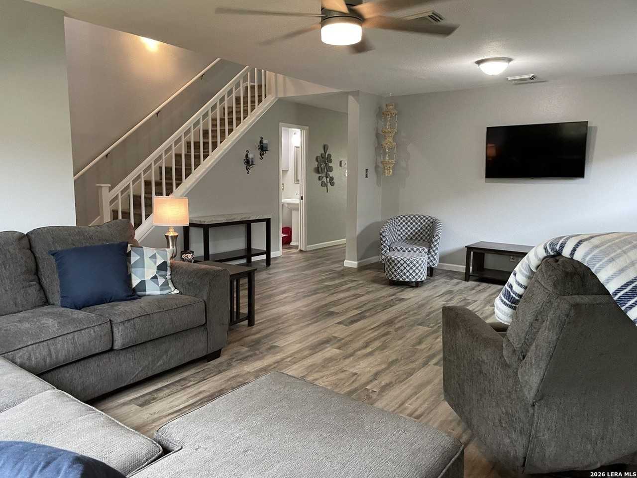 9306 Bendell - Photo 2 of 18