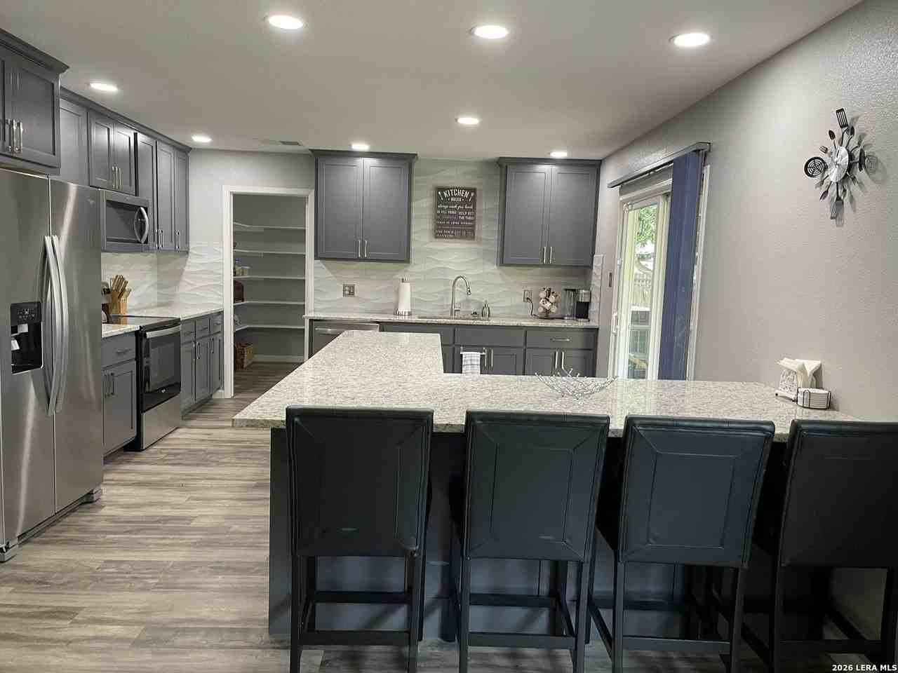 9306 Bendell - Photo 4 of 18