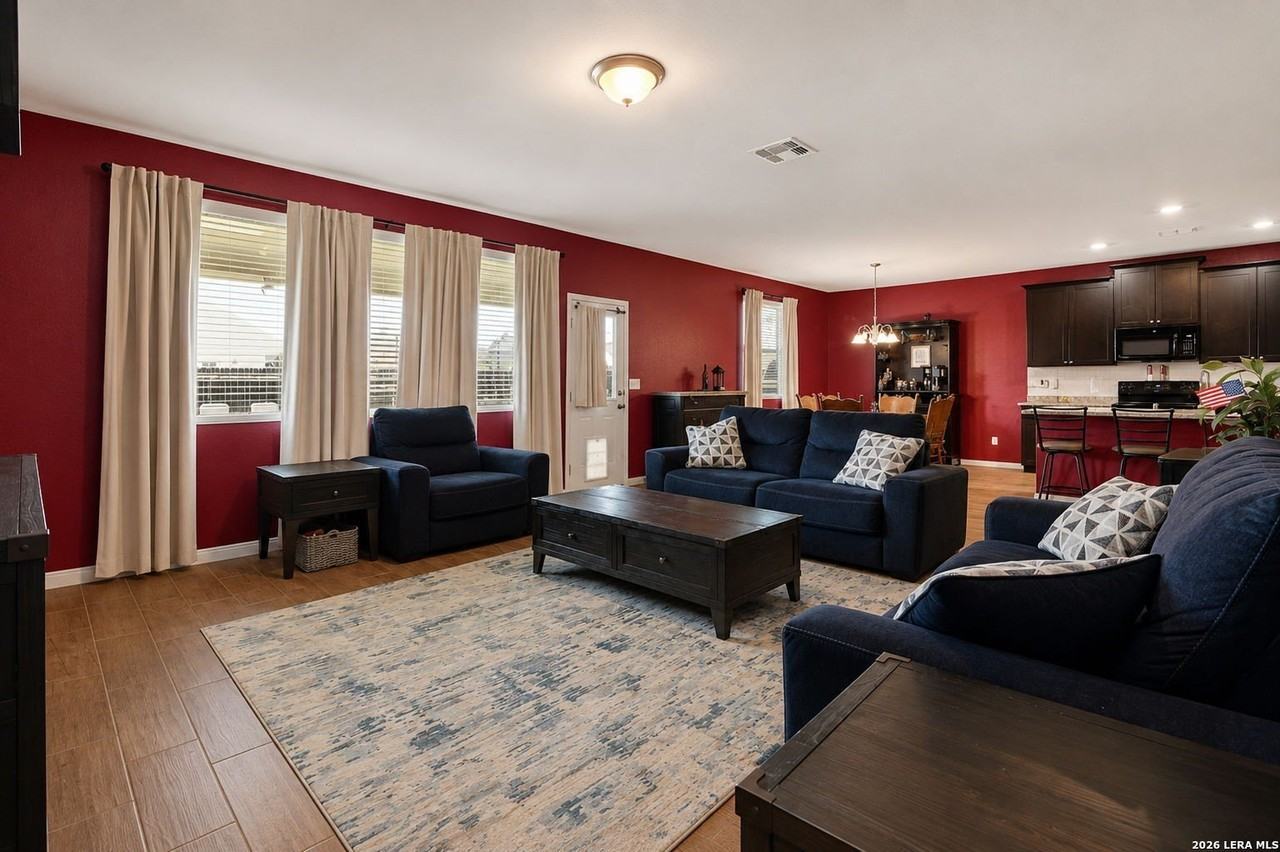 533 Sentry Valley St - Photo 2 of 27
