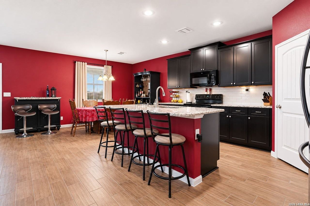 533 Sentry Valley St - Photo 6 of 27