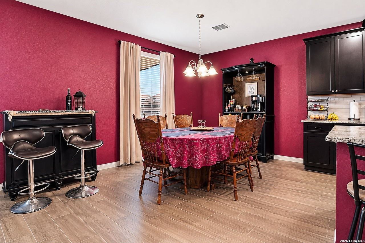533 Sentry Valley St - Photo 7 of 27