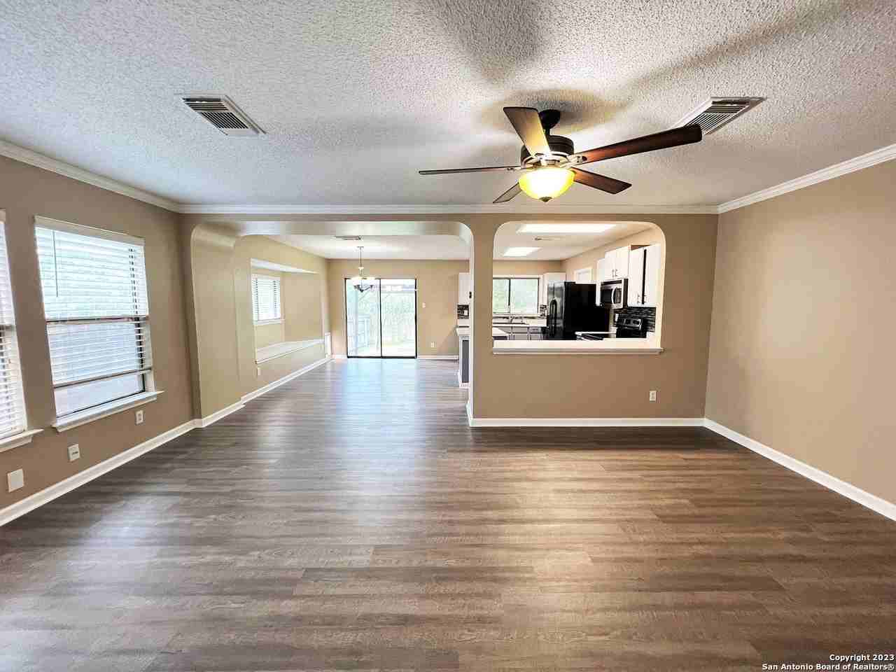 4535 Oakfield Way - Photo 4 of 25