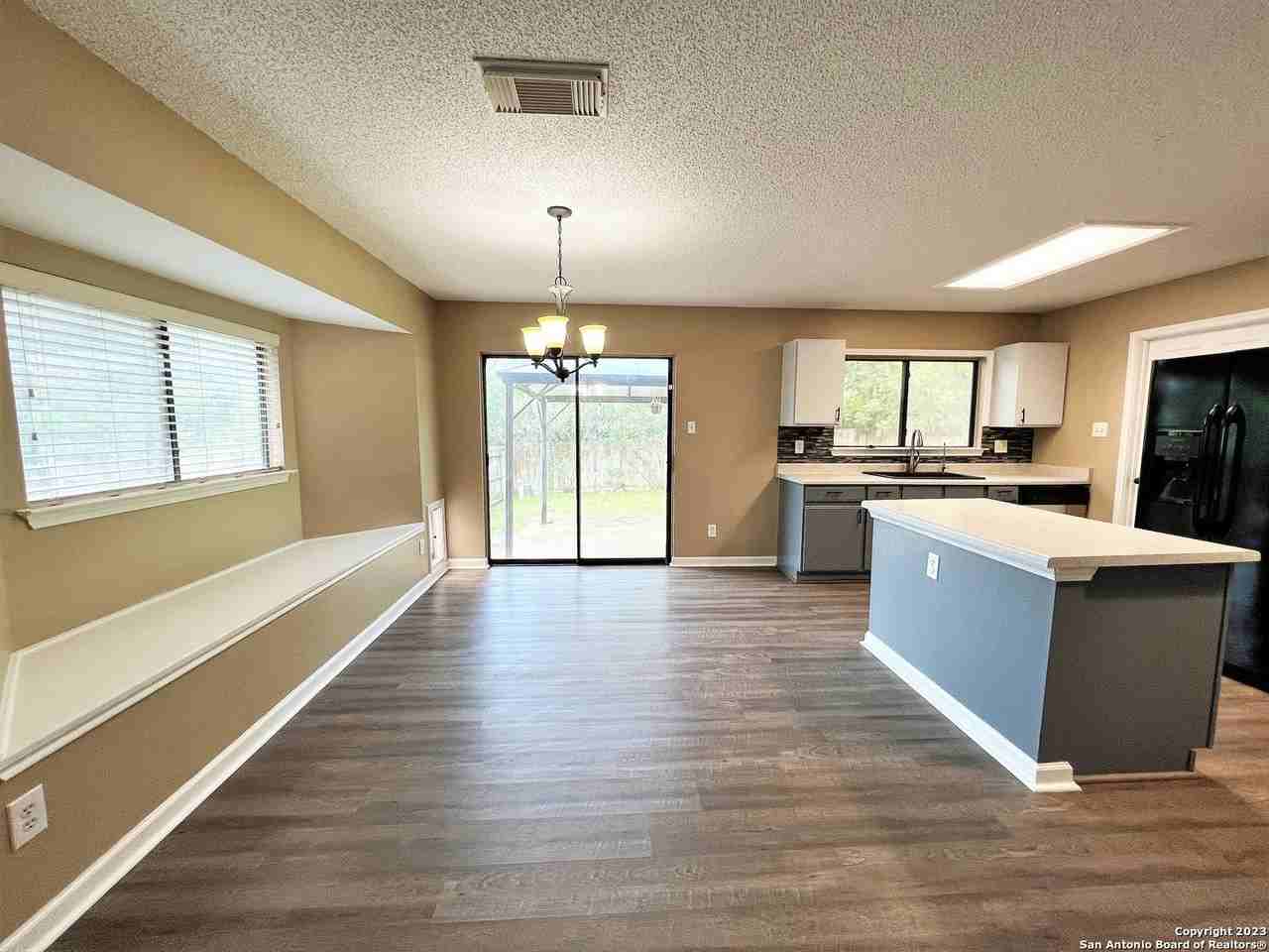 4535 Oakfield Way - Photo 7 of 25