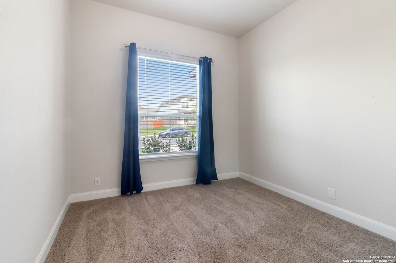 568 Lilac Shls - Photo 3 of 17