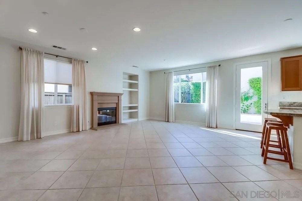 17020 New Rochelle Way - Photo 4 of 36