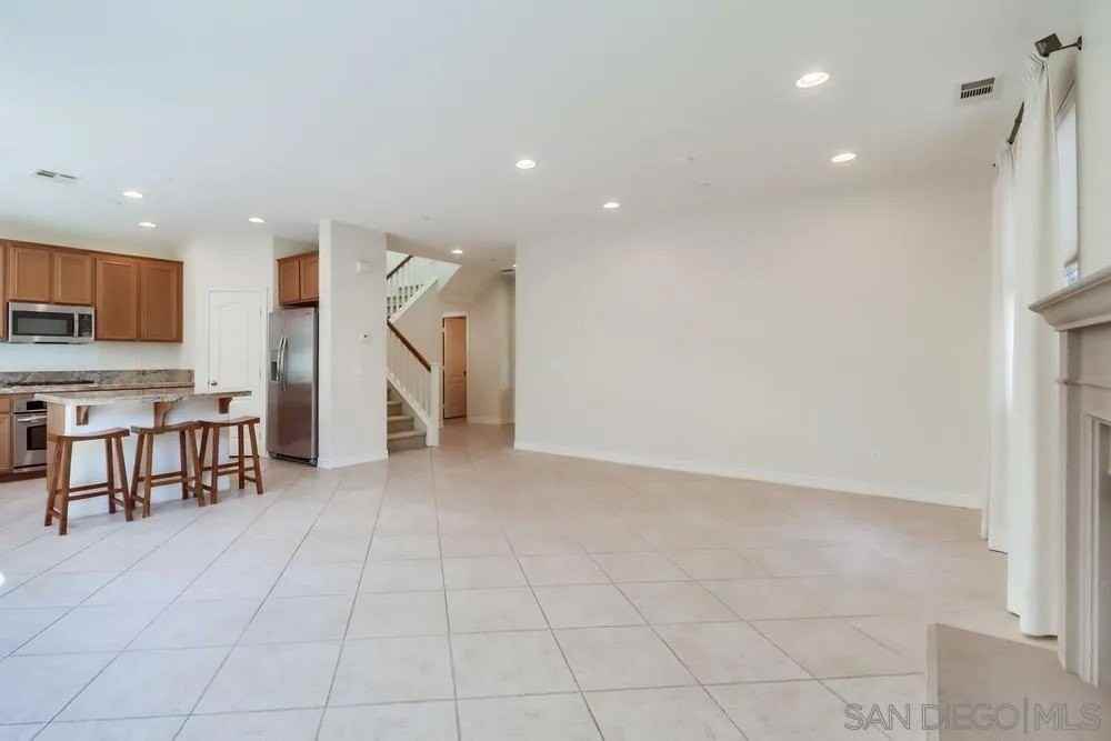 17020 New Rochelle Way - Photo 5 of 36
