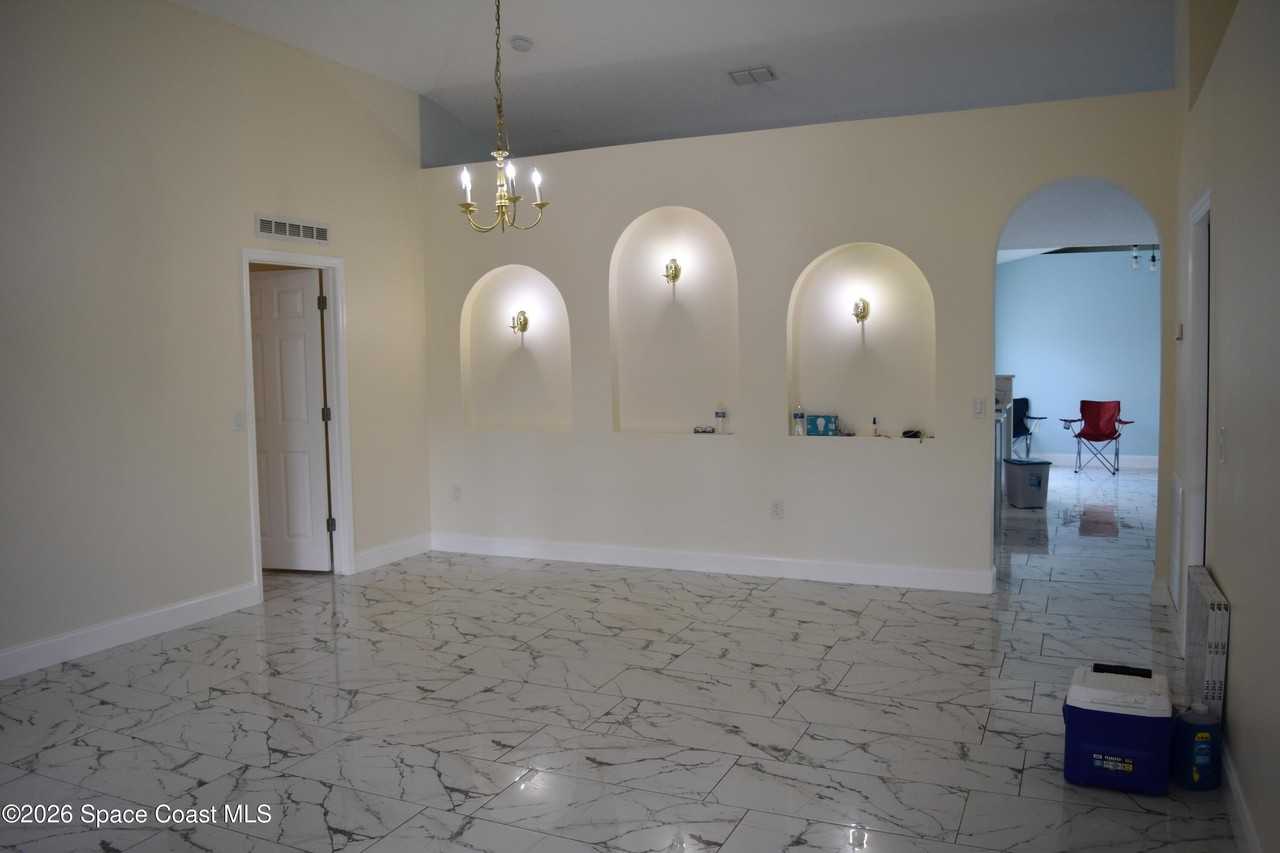 1019 Early Dr Nw - Photo 4 of 26