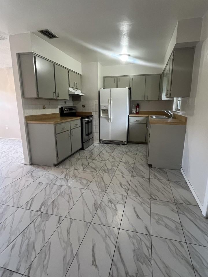1304 Louis Ct #1 - Photo 2 of 39