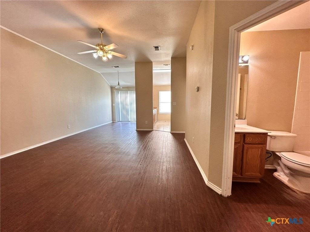 3031 Pine Valley Dr - Photo 3 of 21