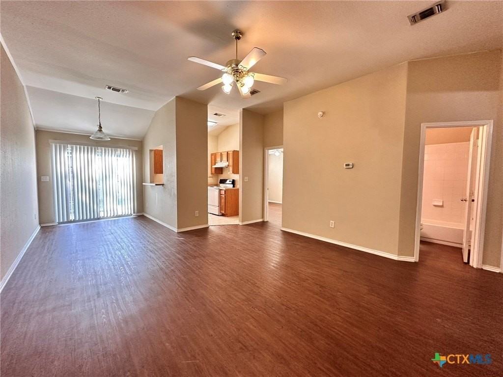 3031 Pine Valley Dr - Photo 4 of 21