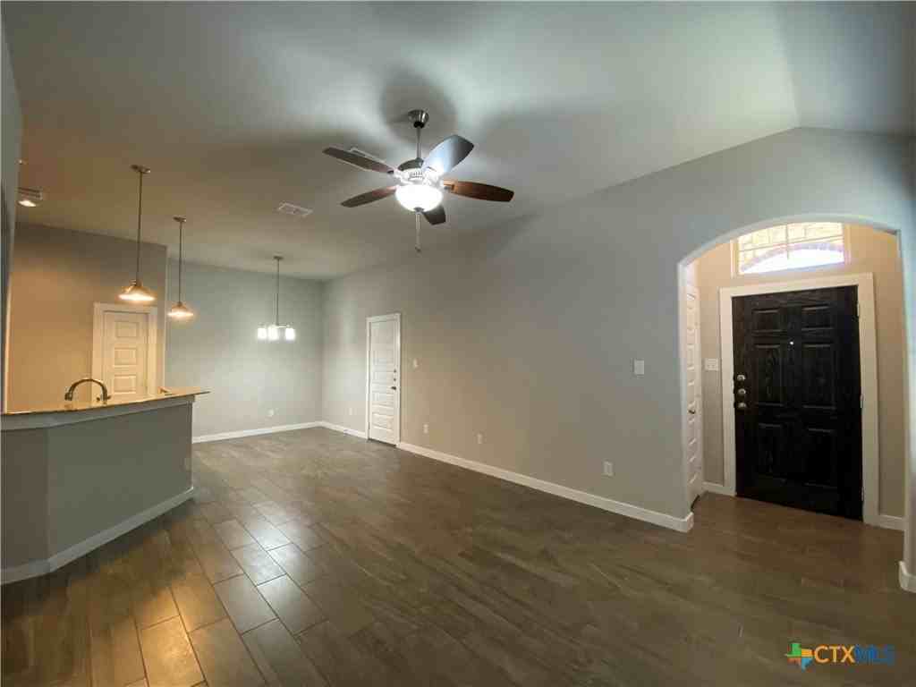 371 Creekside Curv - Photo 2 of 19