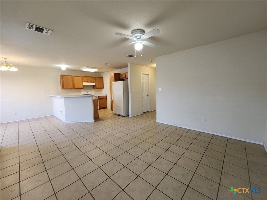 3014 Green Mountain Dr - Photo 4 of 32