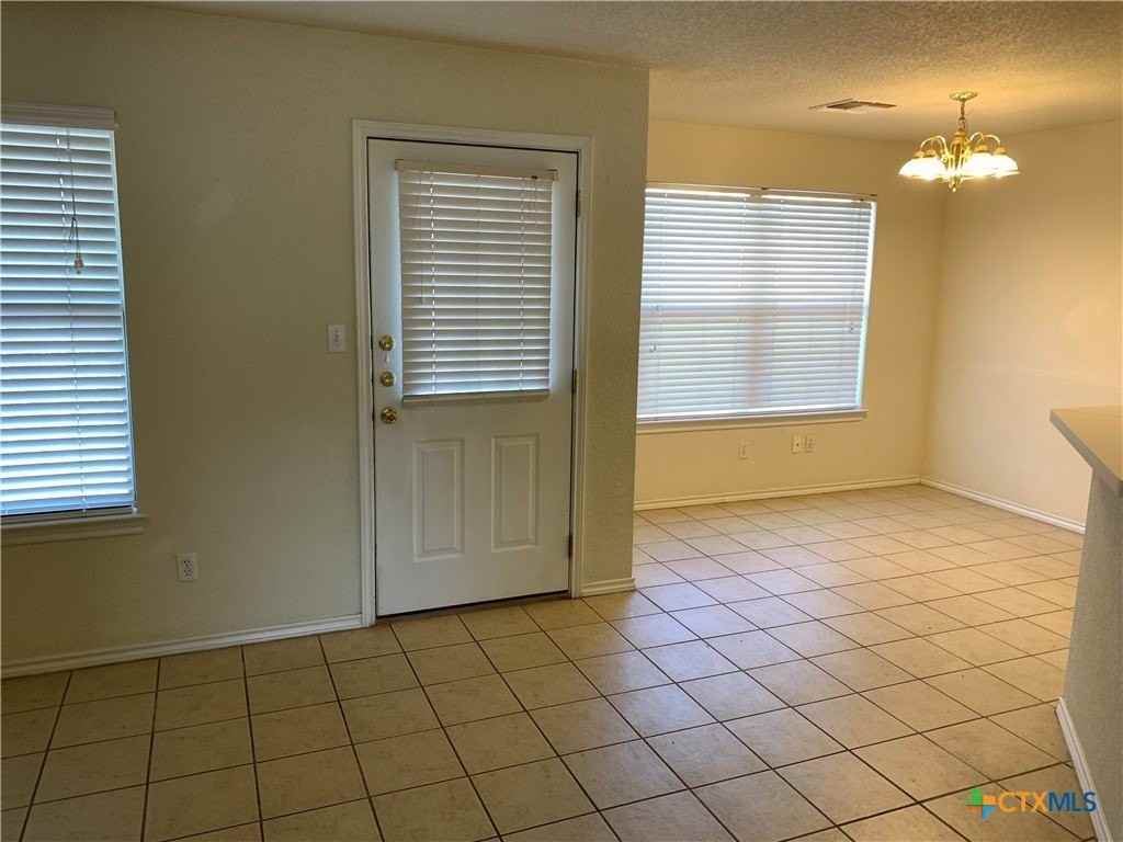 3014 Green Mountain Dr - Photo 5 of 32