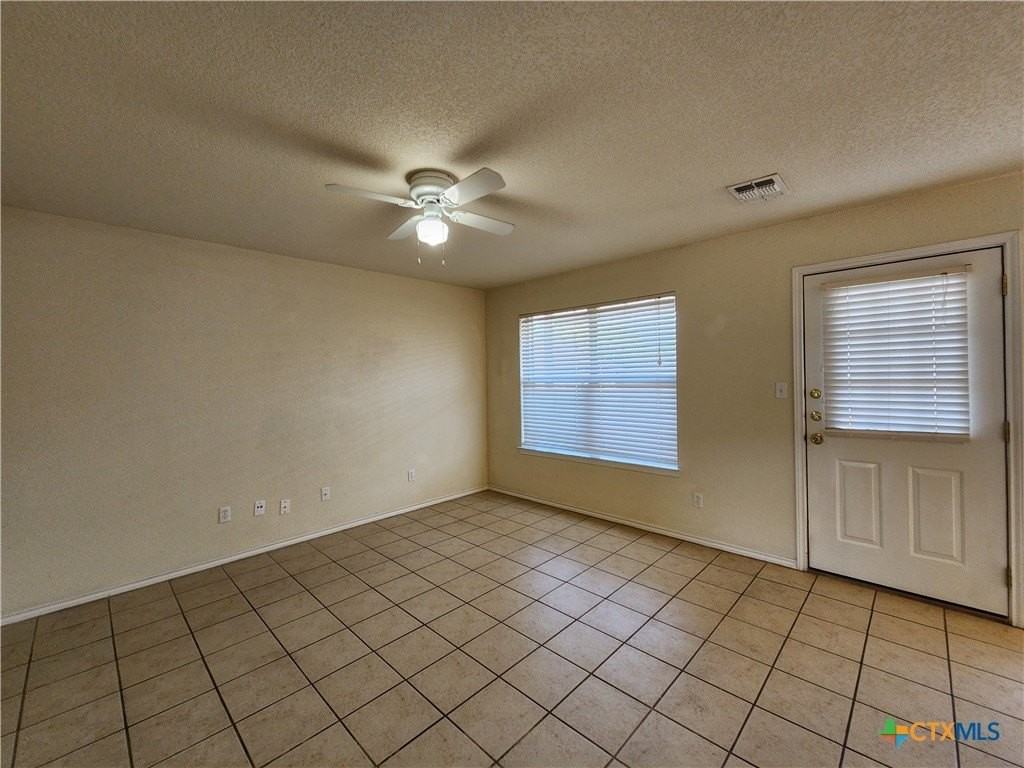 3014 Green Mountain Dr - Photo 6 of 32