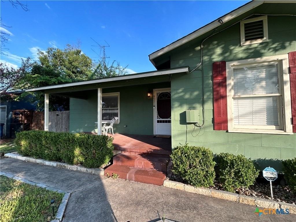 893 Pine St - Photo 4 of 25