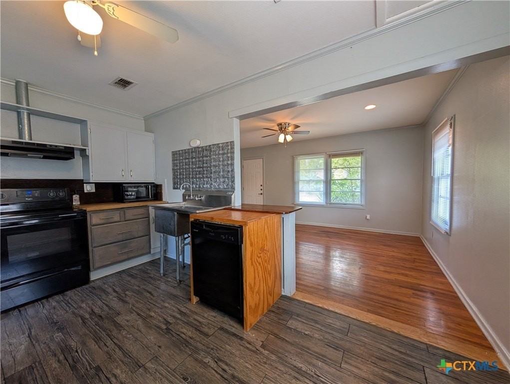 890 Josephine St - Photo 4 of 47