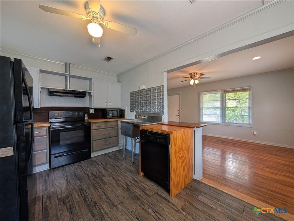 890 Josephine St - Photo 5 of 47