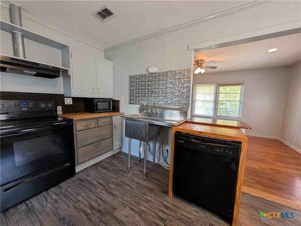 890 Josephine St - Photo 6 of 47
