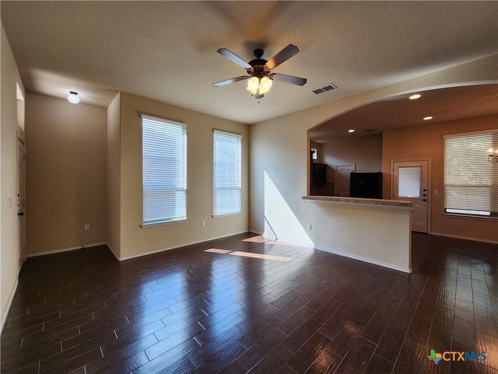 622 Creekside Cir - Photo 6 of 33