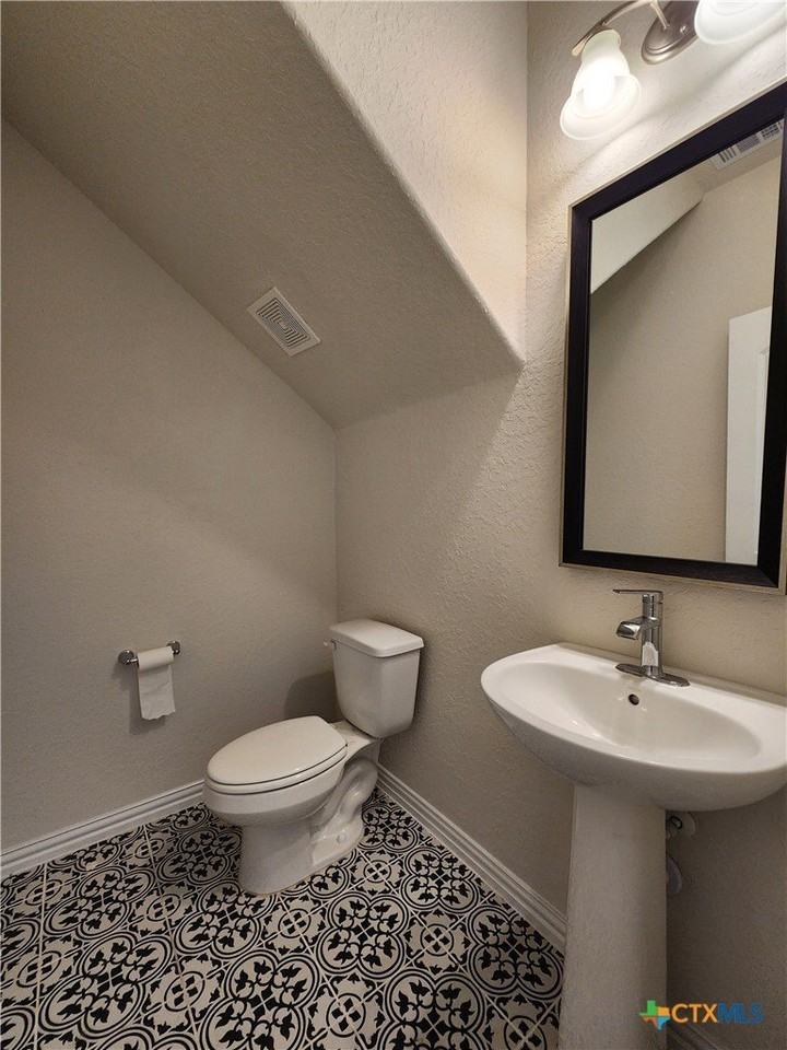1647 Stone House - Photo 5 of 47
