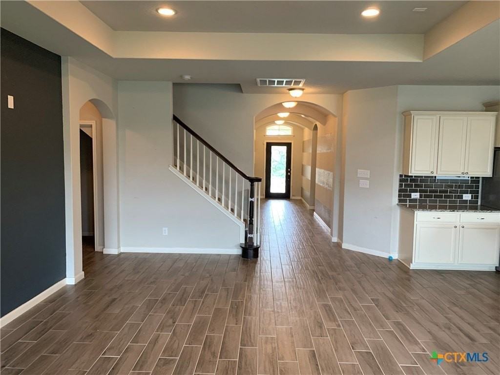 338 Oak Creek Way - Photo 4 of 43