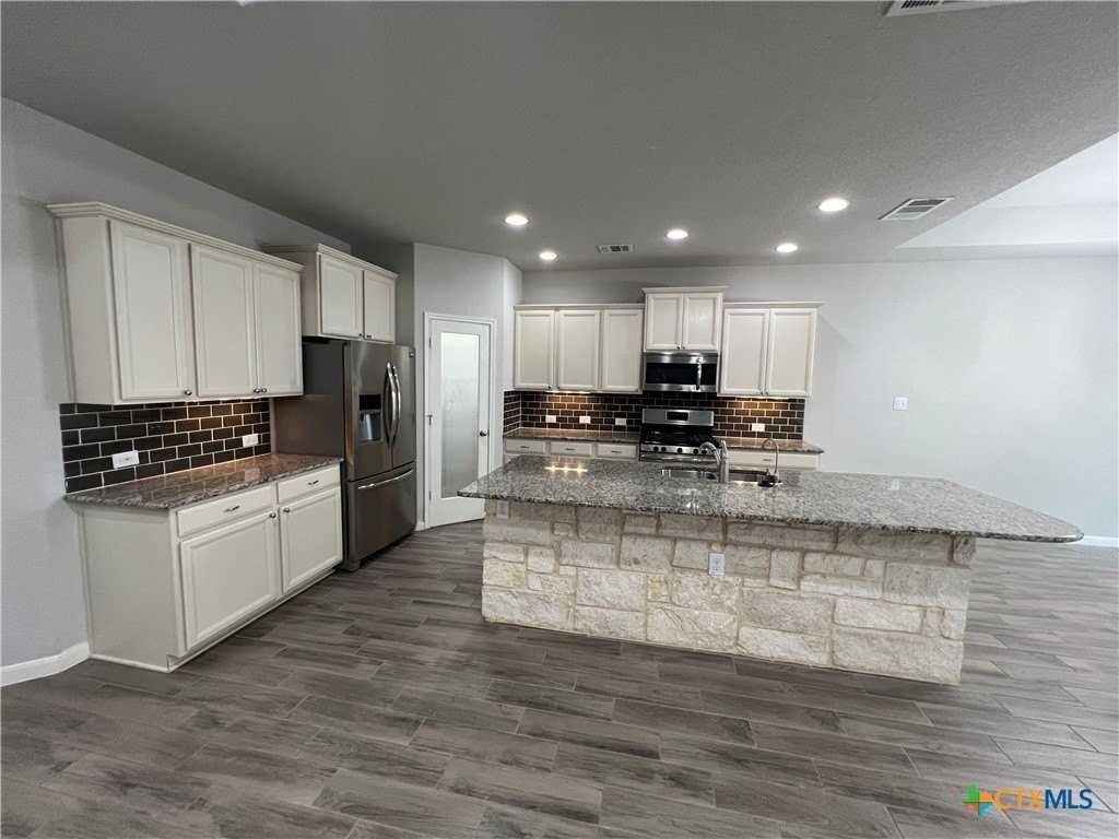 338 Oak Creek Way - Photo 7 of 43