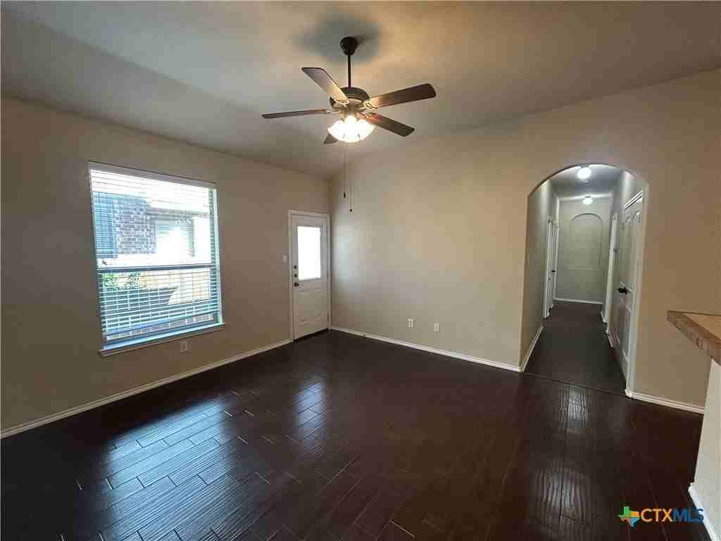 298 Rosalie Dr - Photo 5 of 28