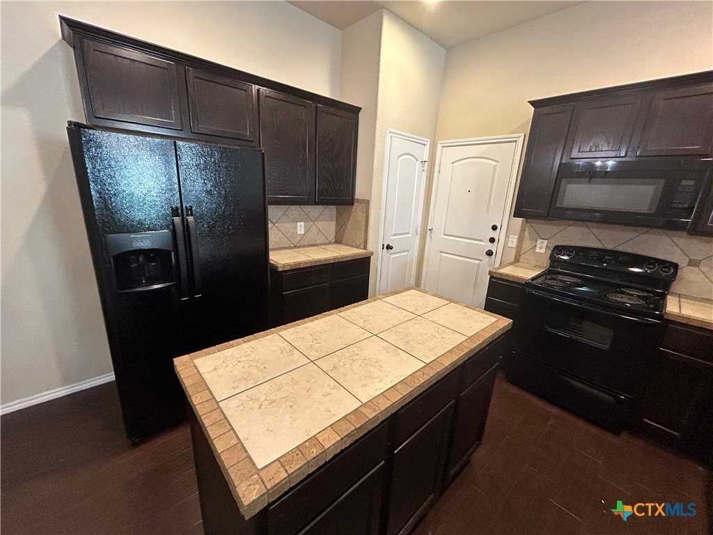 298 Rosalie Dr - Photo 6 of 28