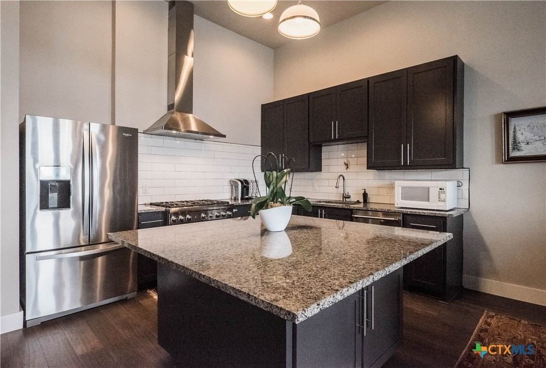 1121 N Academy Ave #B - Photo 3 of 18