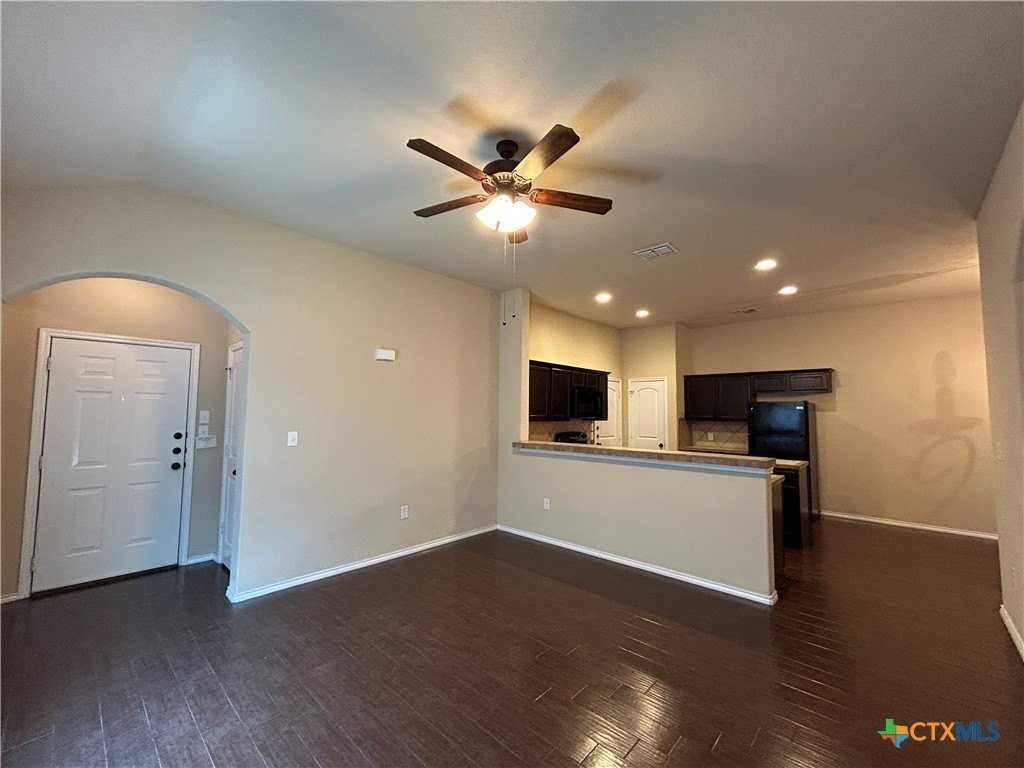 697 Creekside Cir - Photo 2 of 24