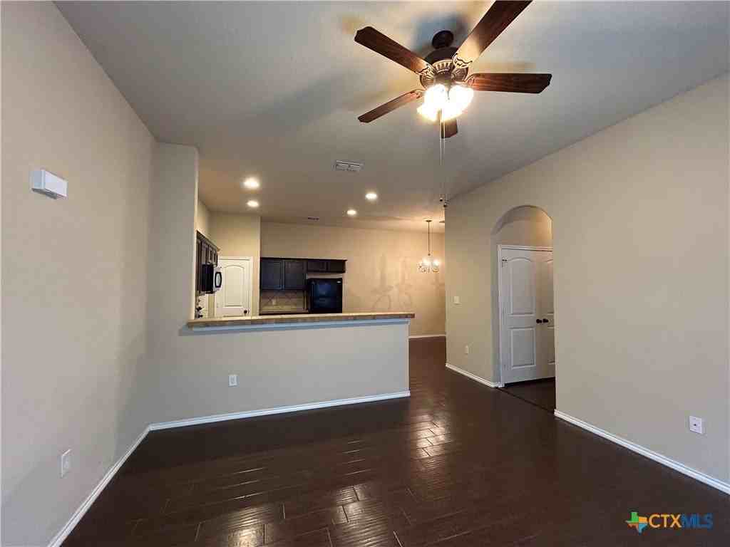 697 Creekside Cir - Photo 3 of 24