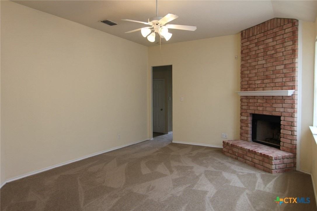 341 Placid Mdw - Photo 4 of 27