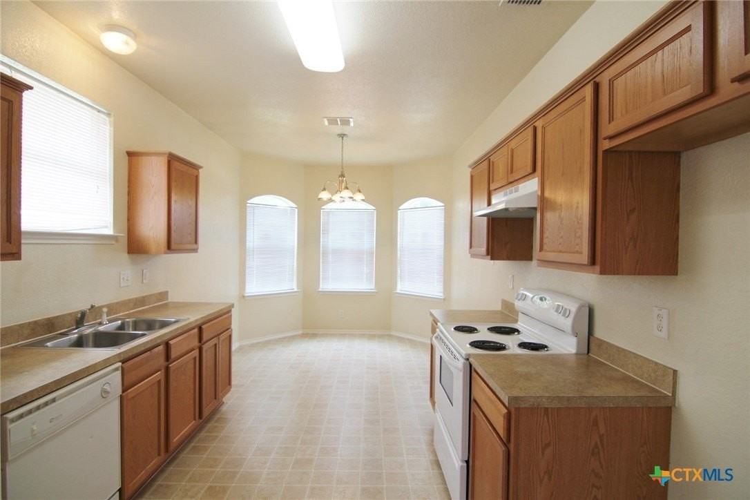 341 Placid Mdw - Photo 6 of 27