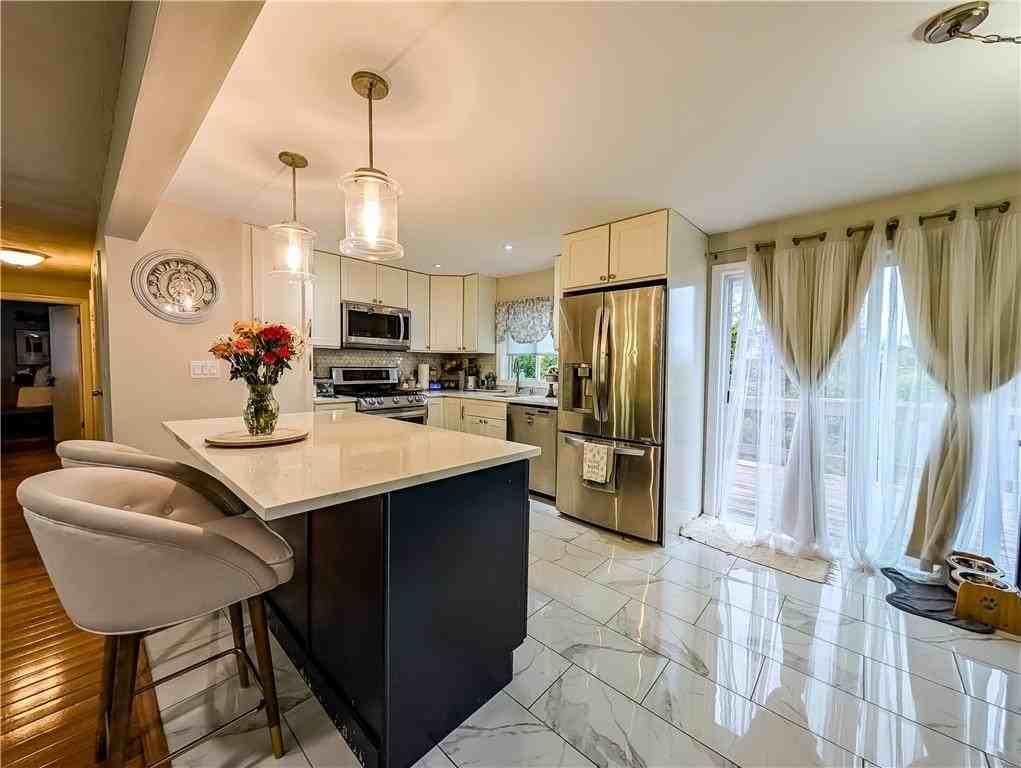 130 Smart St - Photo 3 of 30