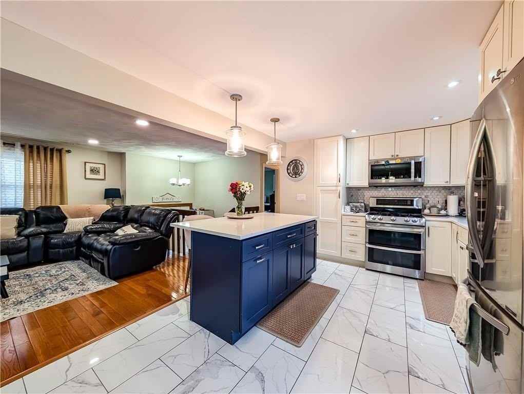 130 Smart St - Photo 7 of 30