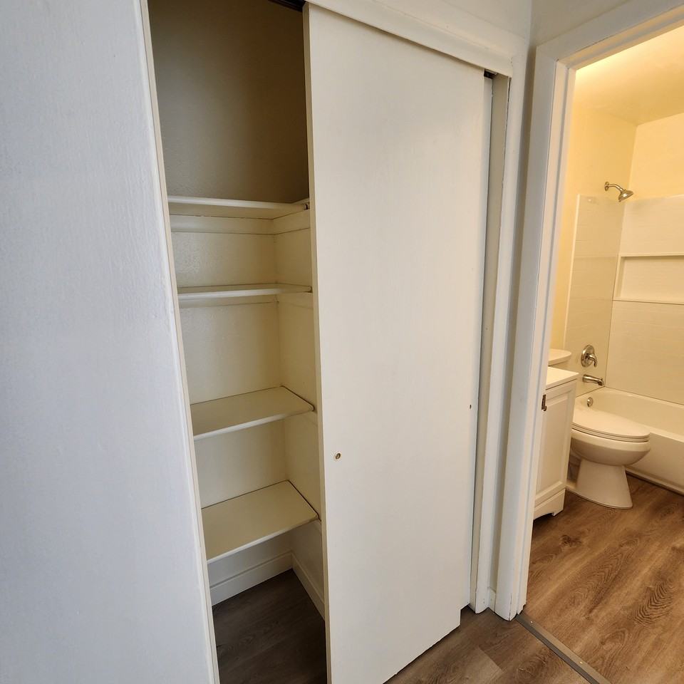 1445 E Teton Blvd #4 - Photo 5 of 7