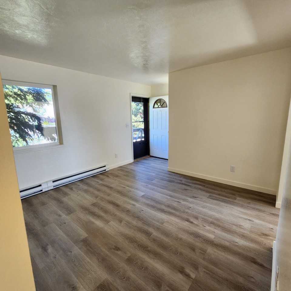 1445 E Teton Blvd #4 - Photo 7 of 7