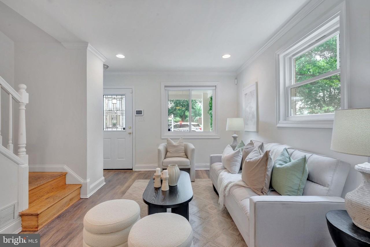 2842 30th St Ne - Photo 4 of 18