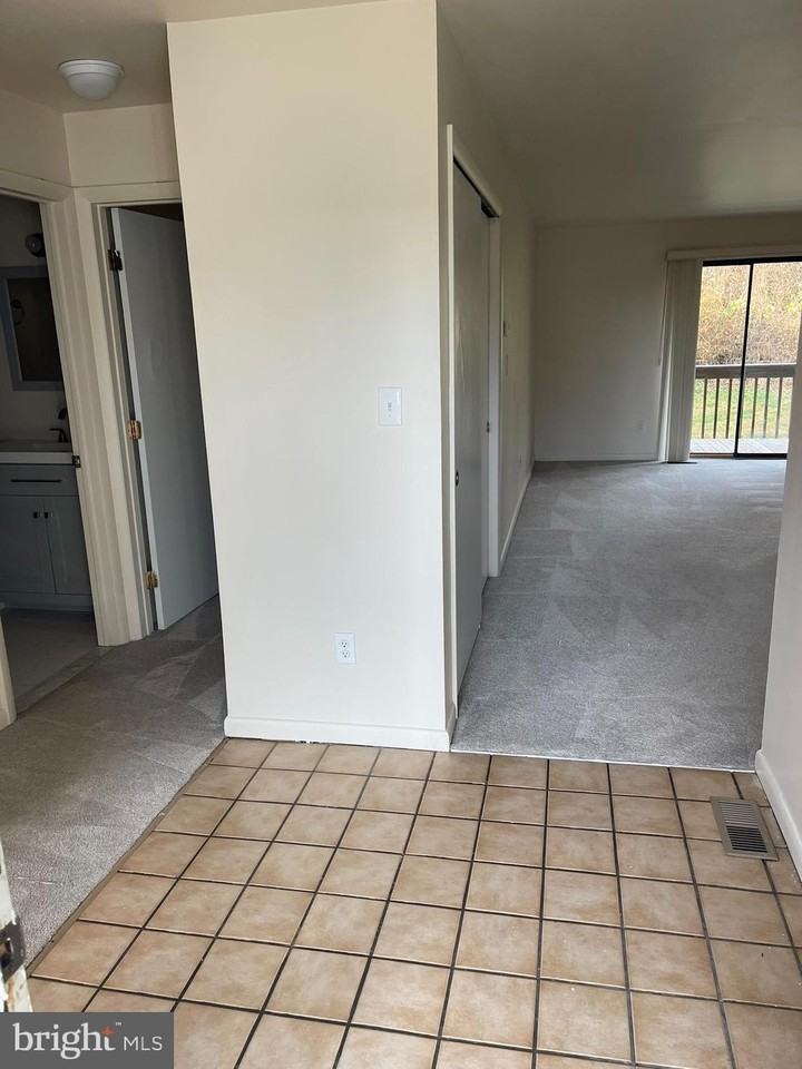 105 Foxfire Dr - Photo 2 of 24