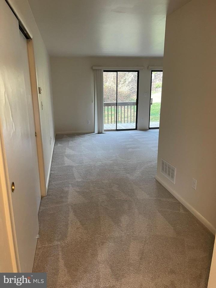 105 Foxfire Dr - Photo 3 of 24